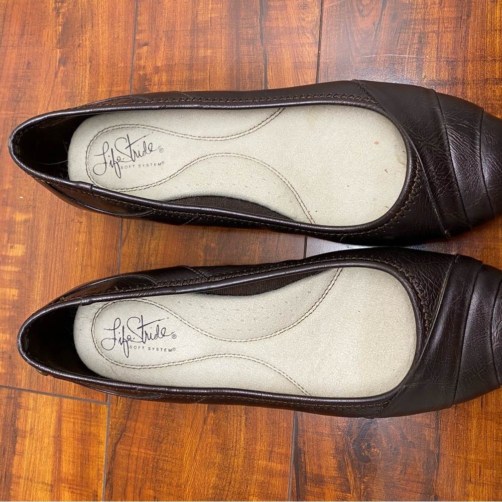 Life Stride brown flats size 9W